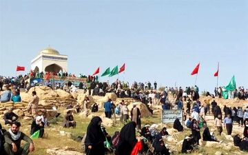 ‍ 

خدمات رسانی سازمان حمل و نقل مسافر شهرداری کرمانشاه به زائران بازی‌دراز




