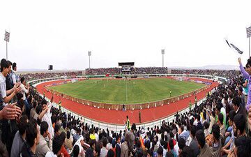 پرسپولیس ورزشگاه قم را پُر می‌کند
