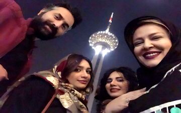 سلفی جدید یهاره رهنما و همسرش با برج معروف