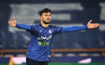 درب‌های خروج در انتظار مهاجم استقلال/ او انتظارات را برآورده نکرد!