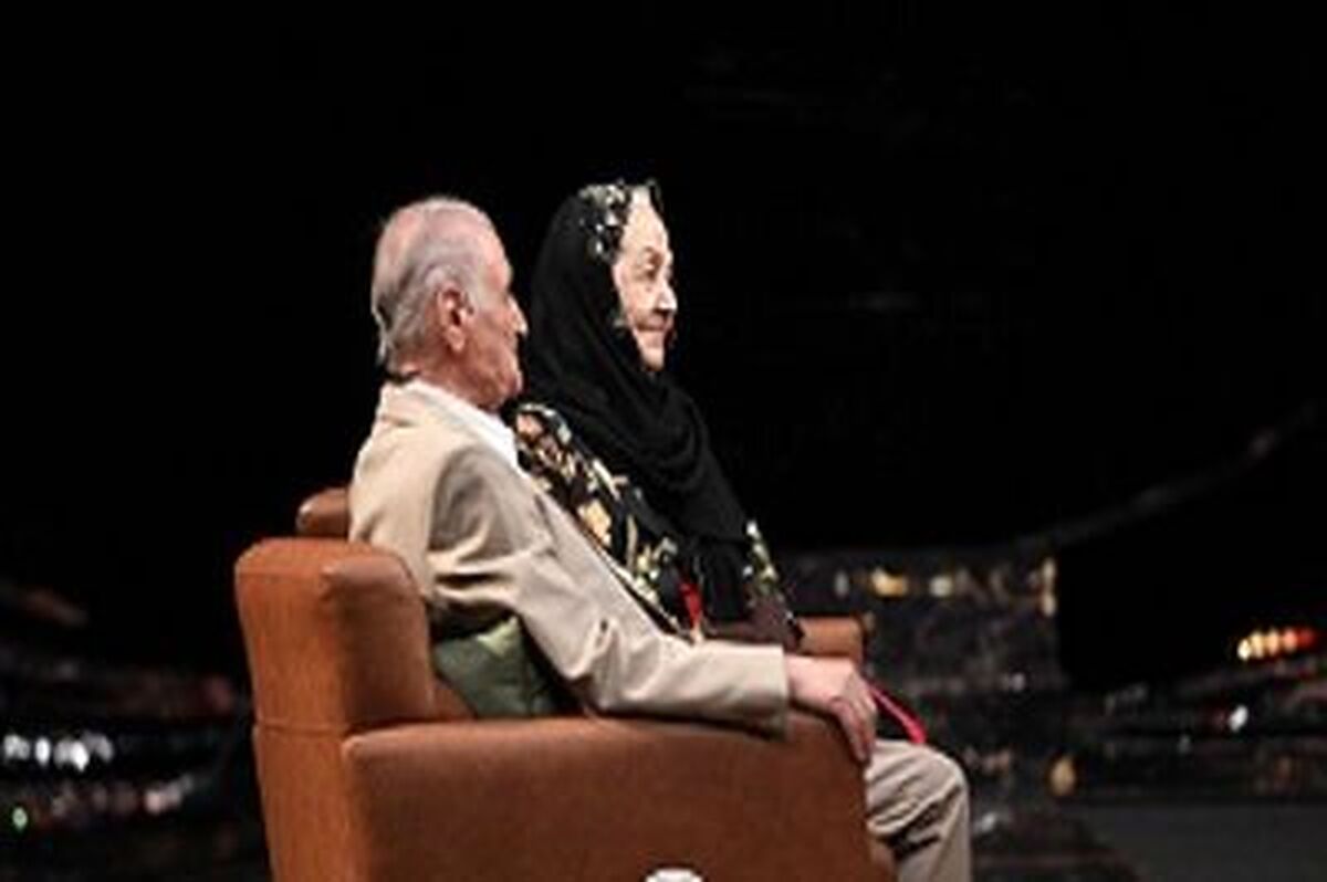 زوجی که هنوز لباس‌های نیم قرن پیش خود را می‌پوشند!