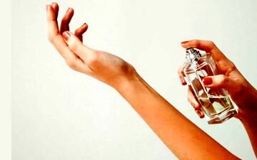 از زدن عطر و ادکلن روی پوست خودداری کنید!