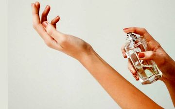 از زدن عطر و ادکلن روی پوست خودداری کنید!