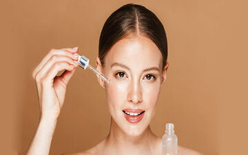 از هیالورونیک تا رتینول: چه سنی سراغ کدوم سرم های پوستی بریم؟