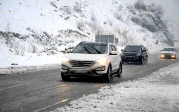  بارش برف و باران در محورهای ۶ استان