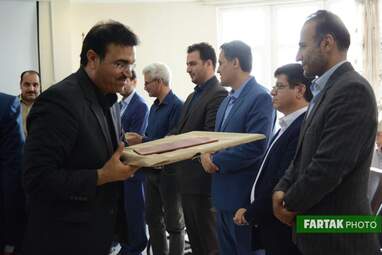 تجلیل از کارگران خدماتی و کارکنان فضای سبز شهرداری در فرهنگسرای گل‌نرگس