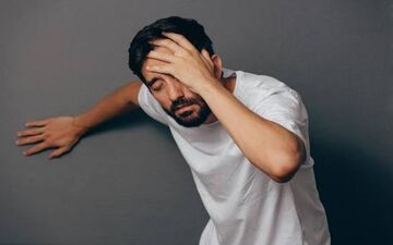آیا سرگیجه هنگام ایستادن خطرناک است؟