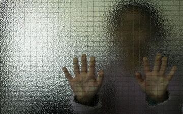 تعرض جنسی به ۲ دانش آموز دختر تهرانی در سرویس بهداشتی مدرسه 