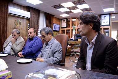 نشست اعضای انجمن نویسندگان، خبرنگاران و عکاسان ورزشی ایران - شعبه کرمانشاه با مدیرکل اداره ورزش و جوانان