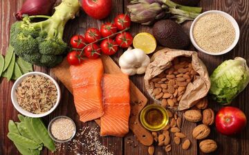 
در پاییز چه مواد غذایی بخوریم تا سلامت بمانیم؟