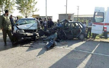تصادف سنگین تریلی و پژو به دلیل نقص فنی تریلی