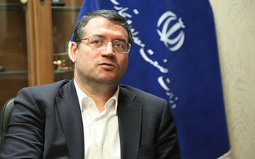 وزیر صنعت، معدن و تجارت:
شاه بیت جنگ اقتصادی توقف تولید در کشور است
