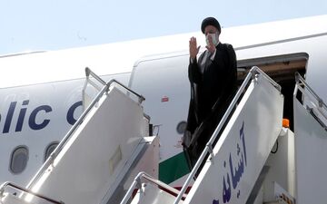 رئیس جمهور وارد آبادان شد