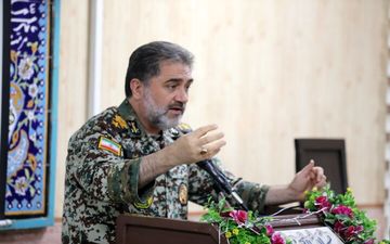 امیر الهامی: ارتش سپرِ استوار میهن در طوفان‌های سخت است