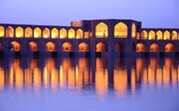 خاموشی سی و سه پل در اصفهان برای مقابله با کرونا 