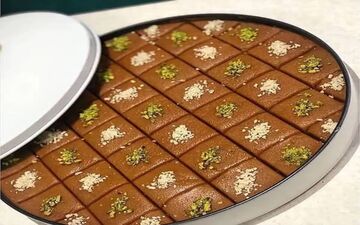 حلوای مجلسی خانگی؛ طعمی بی‌نظیر و ظاهری دلربا (با فیلم آموزشی)