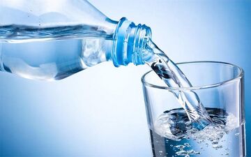 آیا نوشیدن آب در کاهش وزن نقش دارد؟