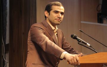 بغض مدیر عامل باغ کتاب تهران برای دانش آموزان زاهدانی +فیلم