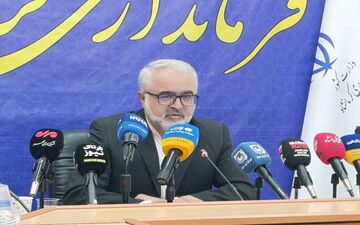 از حضور در مناطق آسیب‌دیده از حملات دشمن متجاوز خودداری کنید

