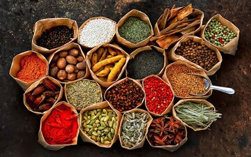 برای درمان کم خونی چه گیاهان دارویی مفید هستند؟‌