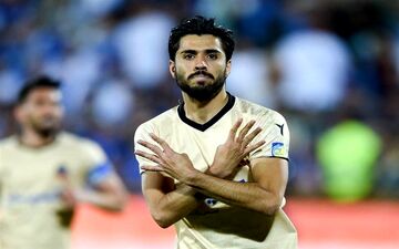 تیر دروازه به داد استقلال رسید؛ فرار آبی‌ها از گل حتمی