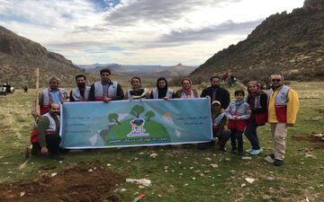 تصاویری زیبا از کاشت بذر بلوط در دامنه زاگرس