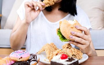 کم خوری و پرخوری عصبی را چطوری میتوان مدیریت کرد؟