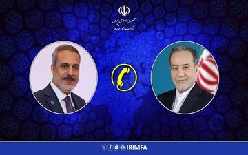 رایزنی تلفنی وزیر خارجه ایران با همتایان مصری و ترکیه در مورد آتش‌بس