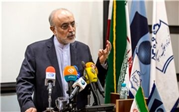 معاون روحانی شایعه عجیب را رد کرد