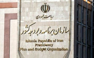 علت تأخیر در پرداخت حقوق معلمان، عبور هزینه‌ها از سقف قانونی بود/ آیین نامه اجرایی رتبه‌بندی رعایت نشد

