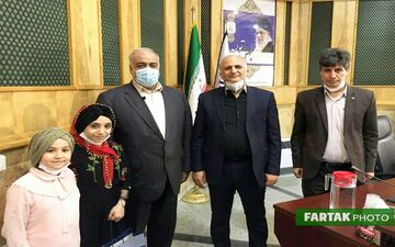 تجلیل استاندار کرمانشاه از برنده زنگ طلایی / اسرا در عصرجدید کولاک کرده بود 