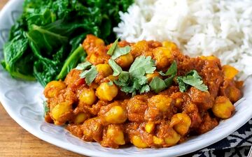 طرز تهیه خورش نخود با گوشت چرخ‌کرده؛ لذیذ و مجلسی