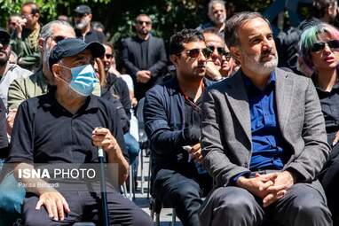وداع هنرمندان با بهناز نازی؛ پیکر بازیگر سینما و تئاتر در پهنه رودکی بدرقه شد