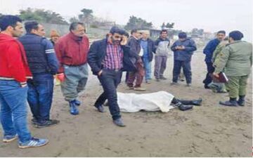 کشف جسد زن شیک پوش در دریا