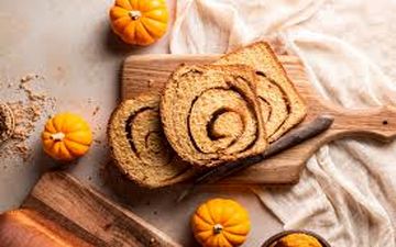 طرز تهیه نان کدو حلوایی دارچینی 