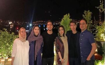دورهمی خانواده فردین در یک رستوران (عکس)