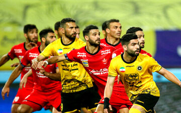 ایستگاه پایانی لیگ برتر؛ قهرمانی سپاهان یا پرسپولیس؟ + فیلم