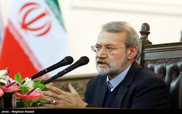 لاریجانی: واگذاری اقتصاد به مردم از سیاست‌های کلان کشور است
