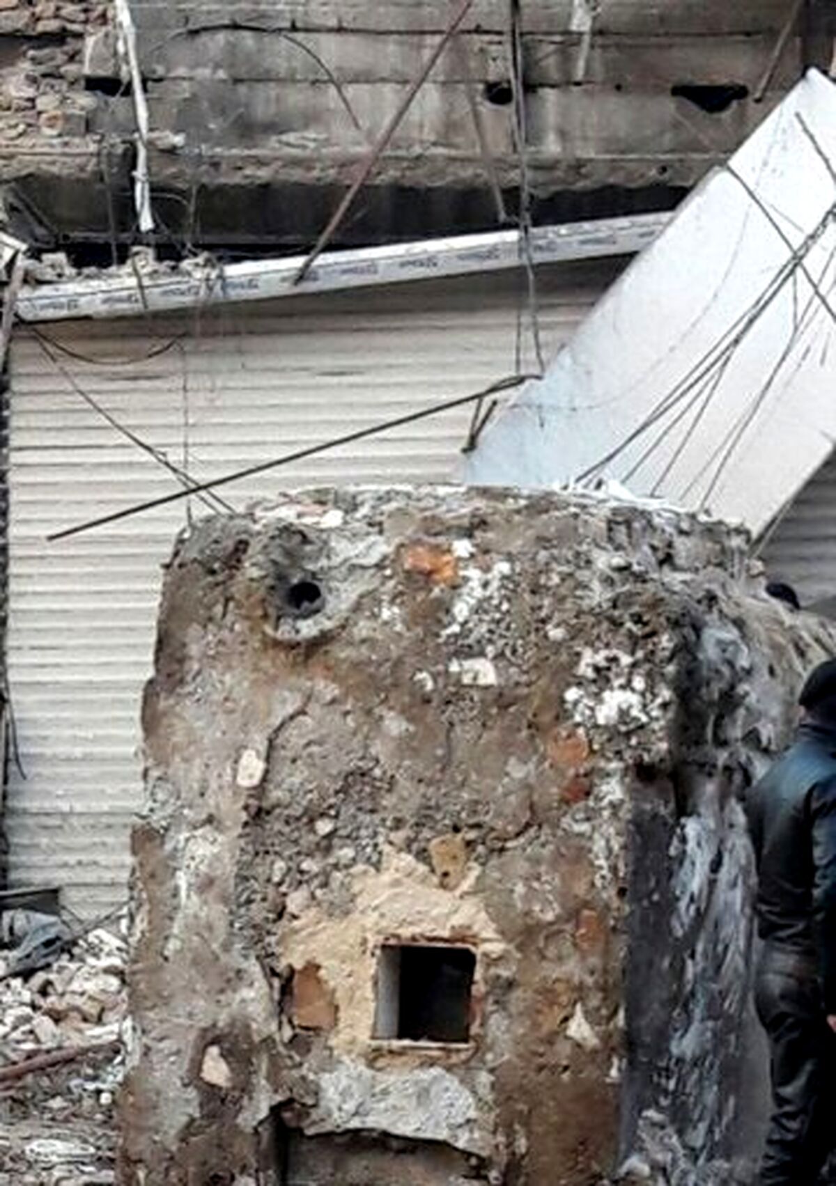 کشف صندوق پنج تنی در پلاسکو و تحویل آن به مالک 