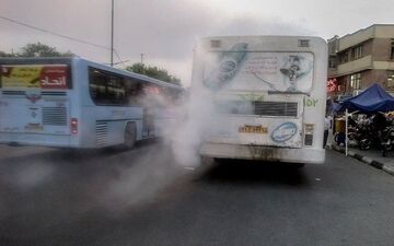 در طرح برخورد با خودروهای دود زا؛ توقیف اتوبوس‌ بی آرتی توسط پلیس راهور