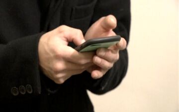  موبایل و کامپیوتر چه آسیب هایی به چشم می‌زنند؟


