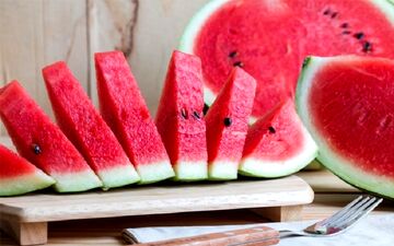 ۸ دلیل برای خوردن هندوانه در روزهای گرم