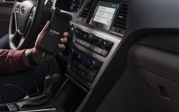 اجرای هر اپلیکیشن روی نمایشگر خودرو با Android Auto Maker