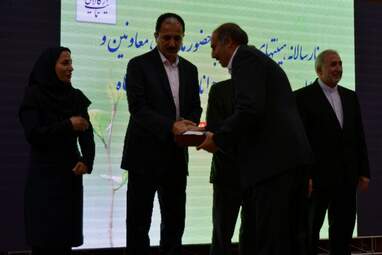 تجلیل از روسای هیأت‌های ورزشی استان کرمانشاه امروز نهم خرداد با حضور ارسلان حسینی مدیرکل و معاونین ستادی ورزش و جوانان استان کرمانشاه در سالن آمفی‌تئاتر ولیعصر(عج) این اداره انجام شد.
