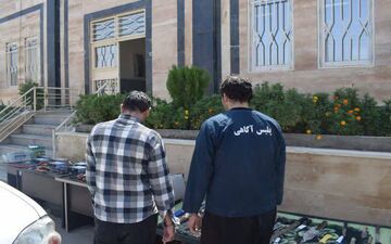 دستگیری 2 سارق و کشف 19 فقره سرقت محتویات داخل خودرو در کرمانشاه