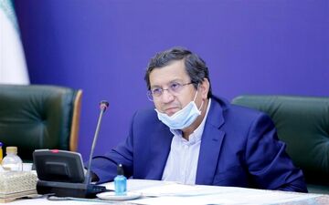 همتی: بانک مرکزی روزهای سختی را پشت گذاشت