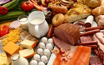 
بهترین غذاها برای خنک ماندن در گرما 
