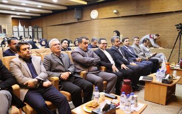  برگزاری هفتمین "همایش ملی معماری،شهرسازی وگردشگری" با ارائه ۲۰ مقاله برگزیده در کرمانشاه



 
