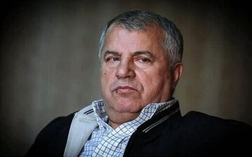
علی پروین عزادار شد
