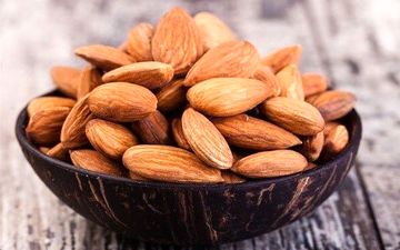 بادام یک مکمل عالی برای لاغری